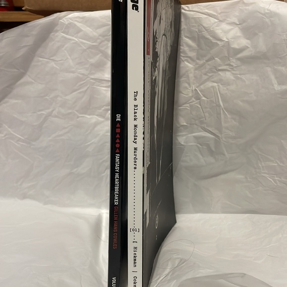 Lot of 2 Comic Book Graphic Novel The Black Monday Murders  Fantasy Heartbreaker - Picture 8 of 8